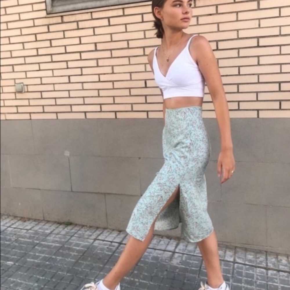 BRANDY MELVILLE Floral Midi Skirt